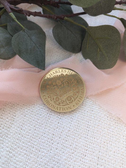 Engraved acrylic cupcake disc