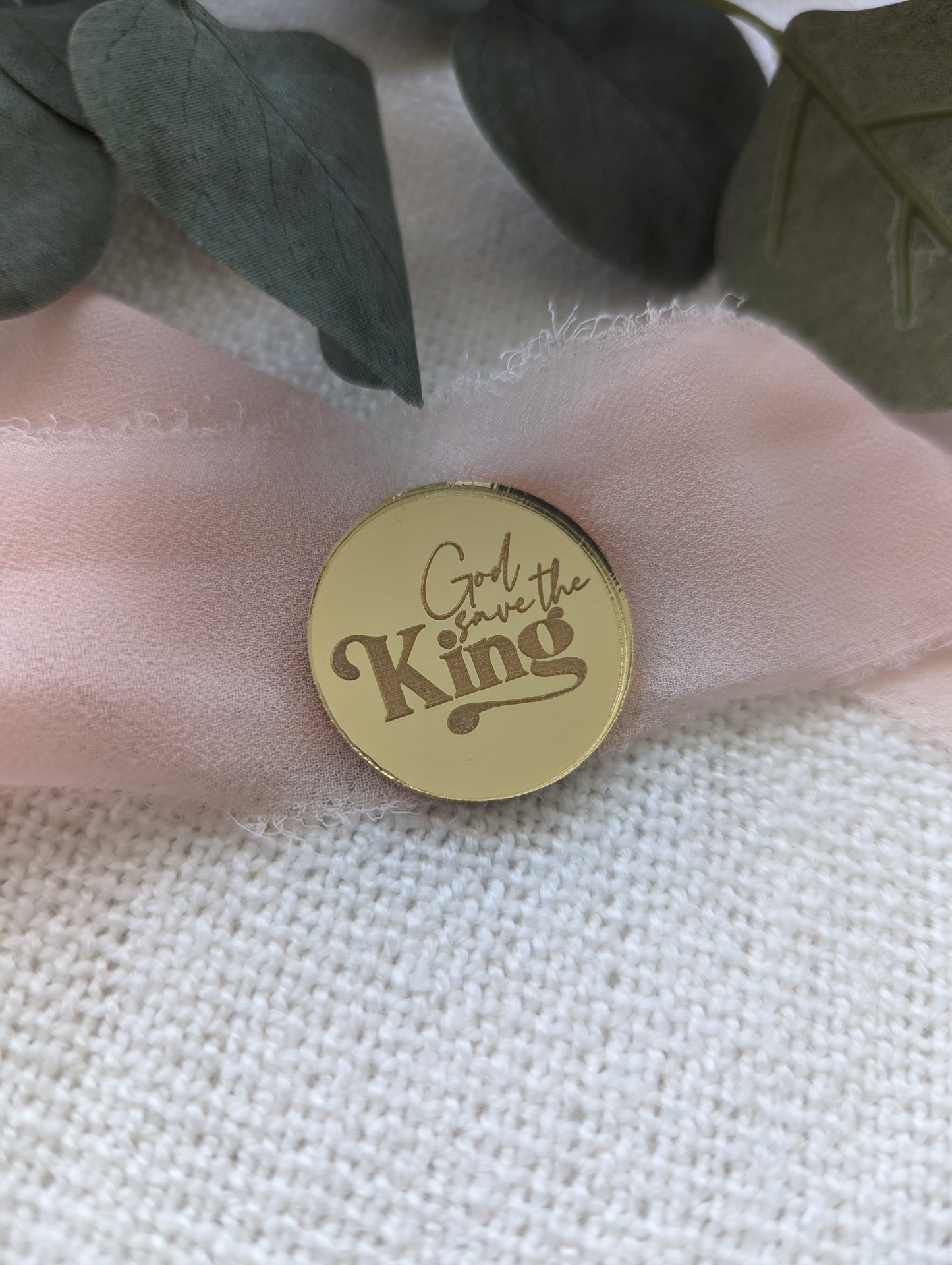 Engraved acrylic cupcake disc